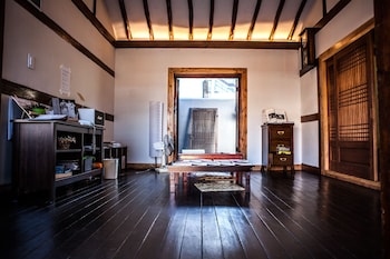 bonghwangjae hanok