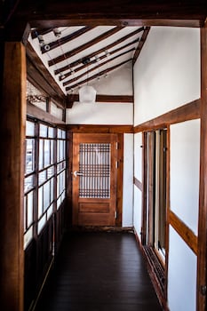 bonghwangjae hanok
