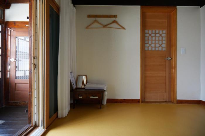 bonghwangjae hanok