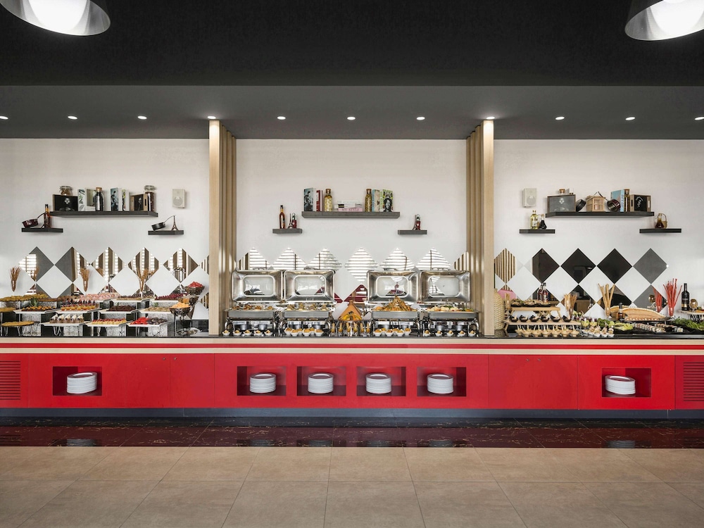 ibis jeddah city center