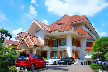 sofyan hotel cut meutia