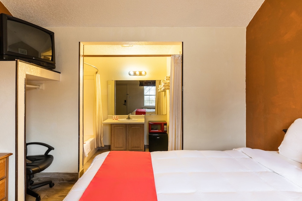 oyo hotel decatur tx hwy 287 northwest