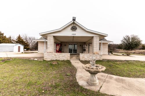 Oyo Hotel Decatur Tx Hwy 287 Northwest,1350 Us-287,2 star