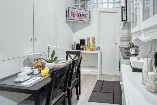 rhome guest house