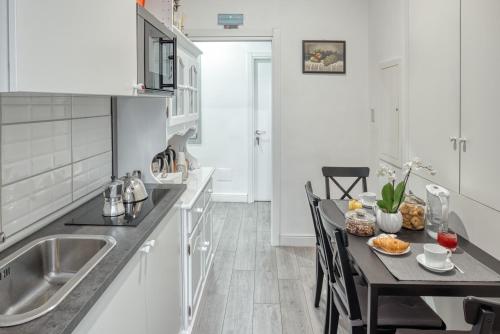 rhome guest house