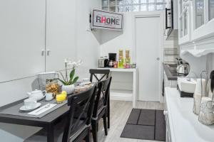 rhome guest house