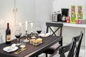 rhome guest house