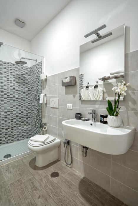 rhome guest house
