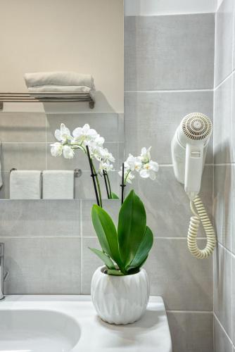 rhome guest house