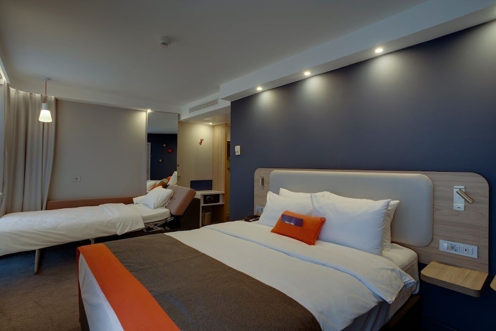 holiday inn express ljubljana an ihg hotel