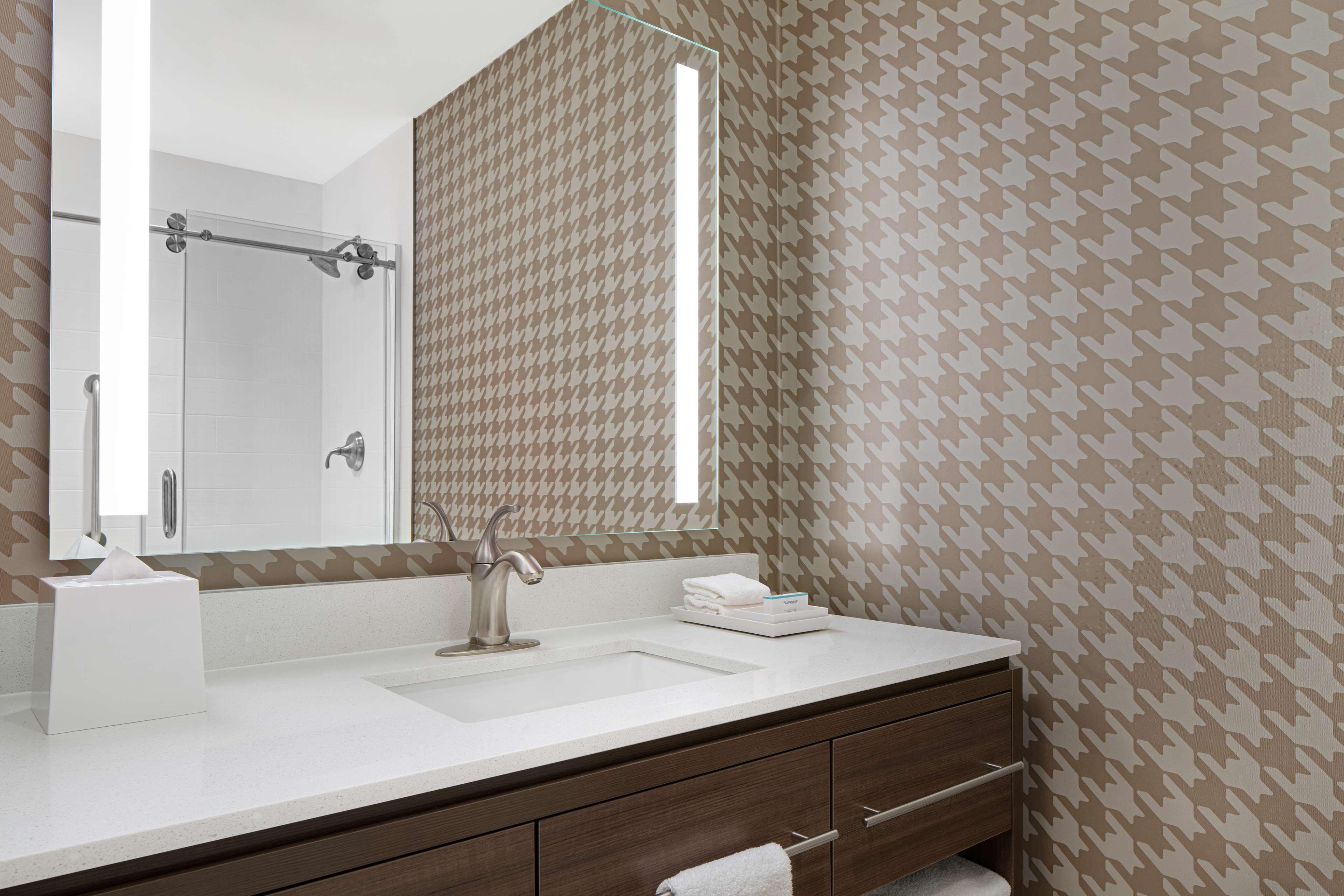 home2 suites by hilton carlsbad new mexico