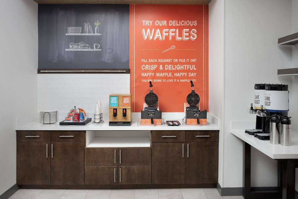 hampton inn and suites lexington columbia