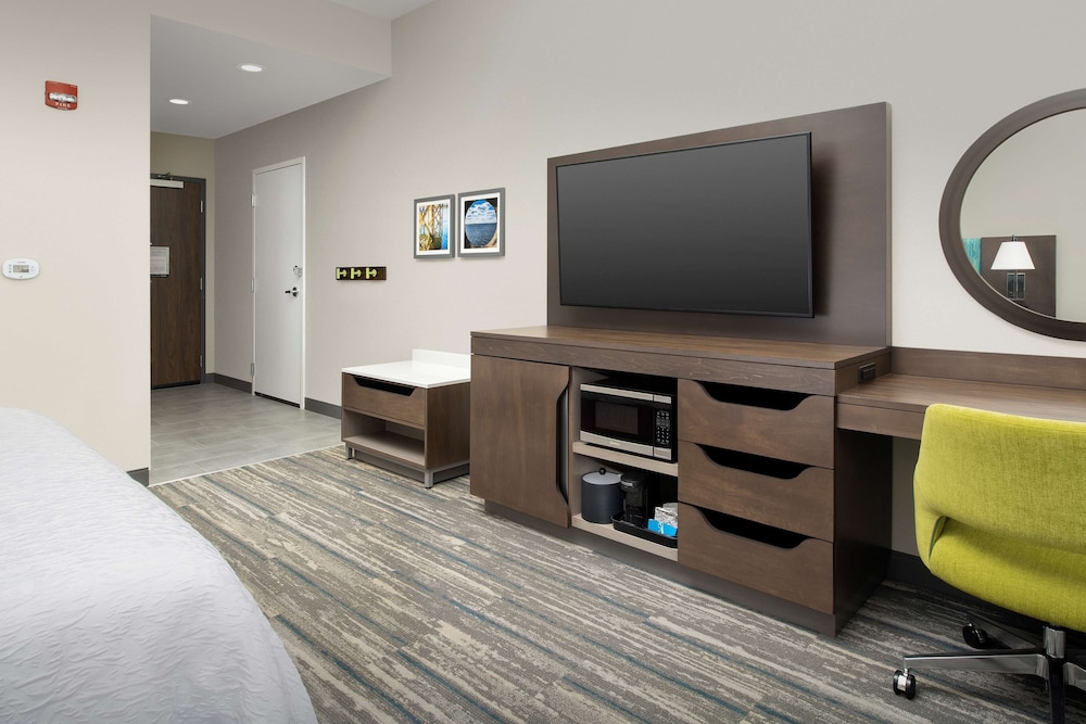 hampton inn and suites lexington columbia