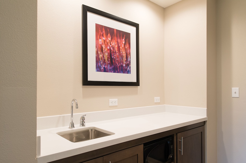 hampton inn and suites lexington columbia