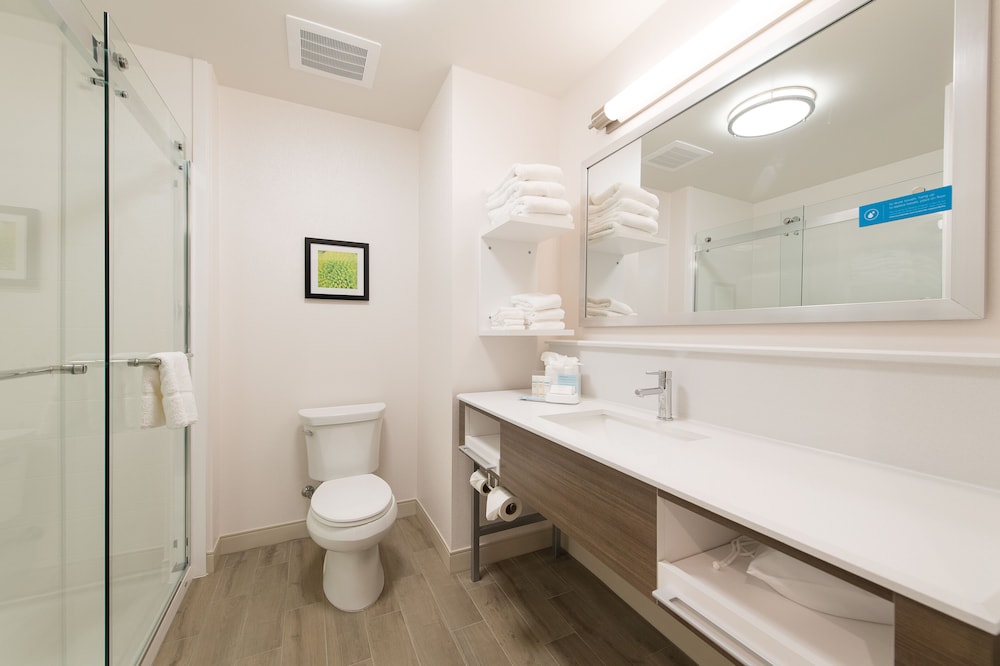 hampton inn and suites lexington columbia