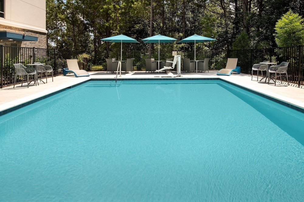 hampton inn and suites lexington columbia