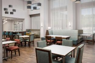 hampton inn and suites lexington columbia