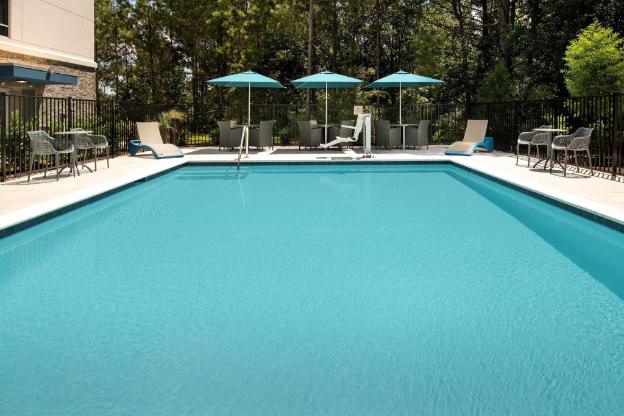 hampton inn and suites lexington columbia