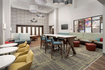 hampton inn and suites lexington columbia