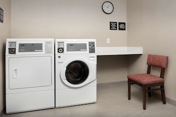 hampton inn and suites lexington columbia