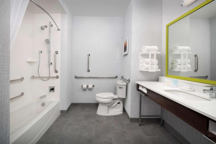 hampton inn and suites lexington columbia