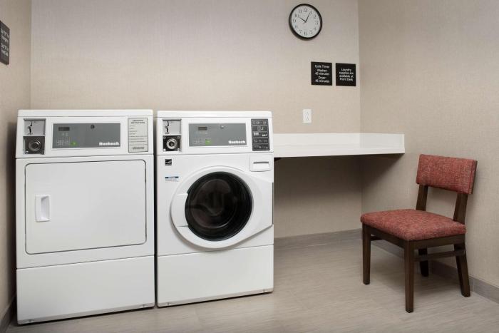 hampton inn and suites lexington columbia
