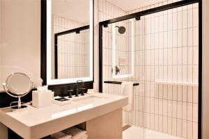 reverb by hard rock atlanta downtown