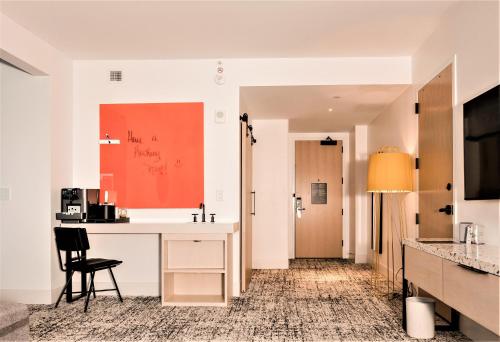 reverb by hard rock atlanta downtown