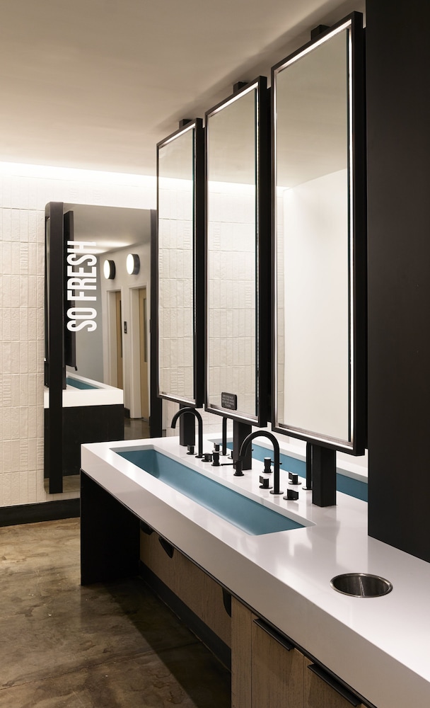 reverb by hard rock atlanta downtown