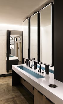 reverb by hard rock atlanta downtown