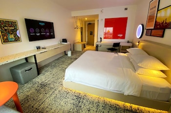 reverb by hard rock atlanta downtown