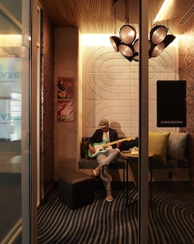 reverb by hard rock atlanta downtown