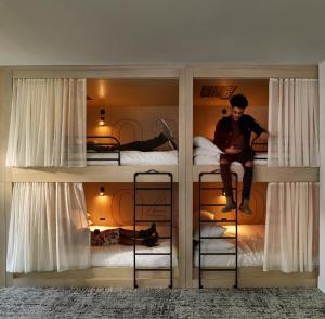 reverb by hard rock atlanta downtown