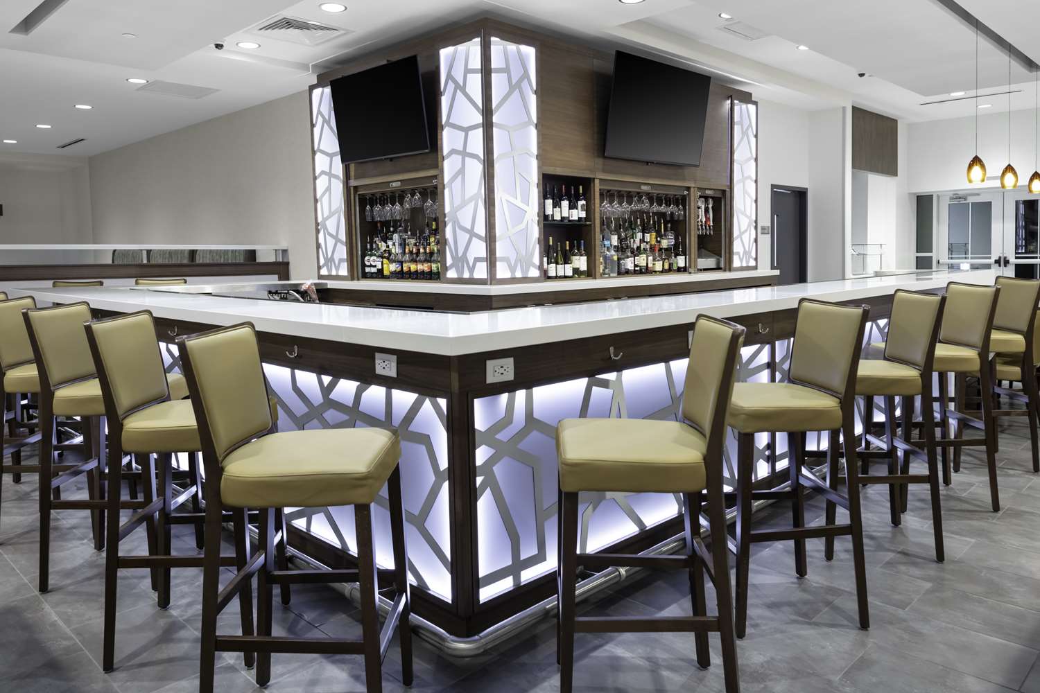 hilton garden inn fort wayne north