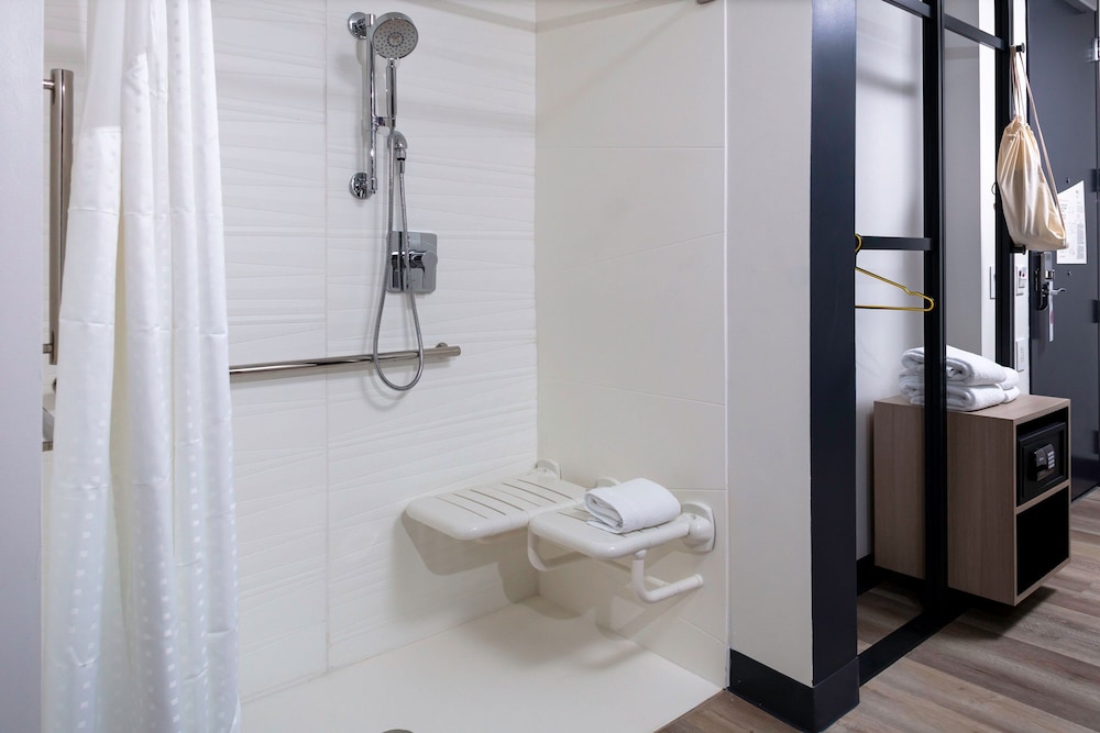 aloft orlando lake buena vista