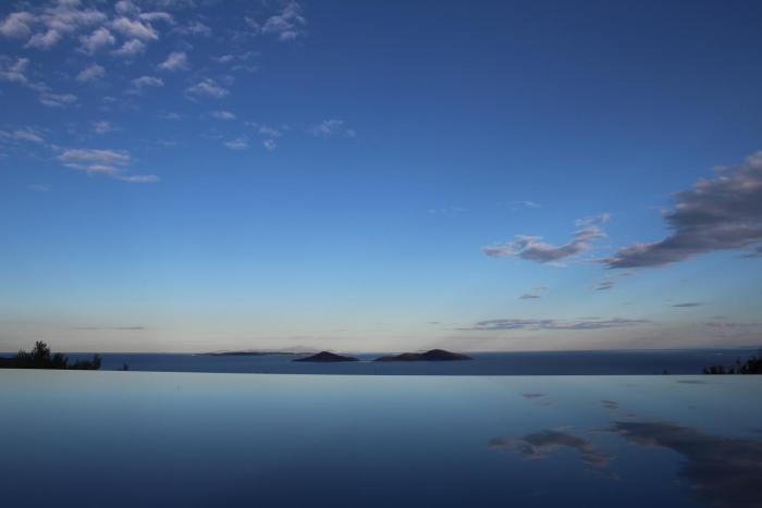 the infinity 180 luxury suites adults only