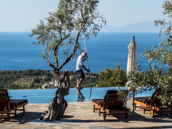 the infinity 180 luxury suites adults only