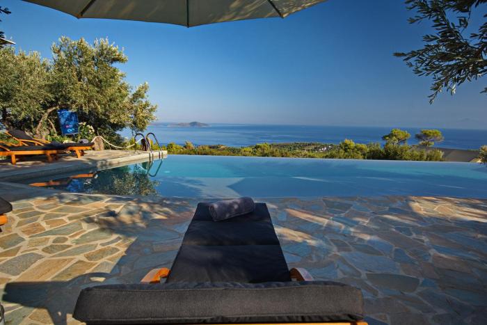 the infinity 180 luxury suites adults only