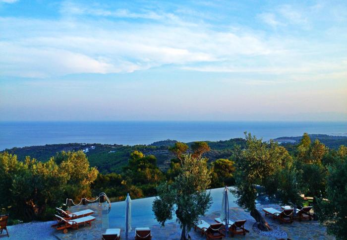 the infinity 180 luxury suites adults only
