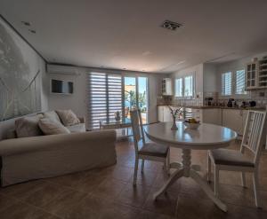 the infinity 180 luxury suites adults only