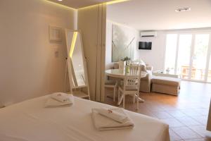 the infinity 180 luxury suites adults only