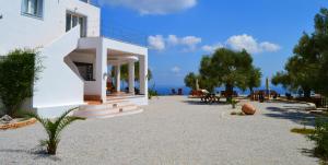 the infinity 180 luxury suites adults only