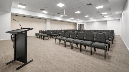 oaks toowoomba hotel