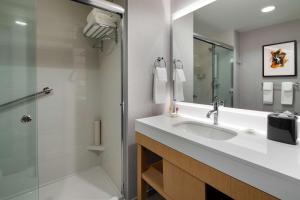 hyatt place boston seaport district