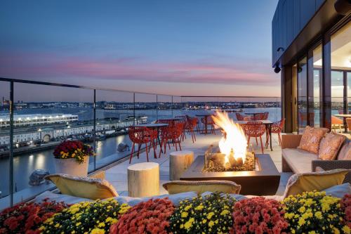 hyatt place boston seaport district
