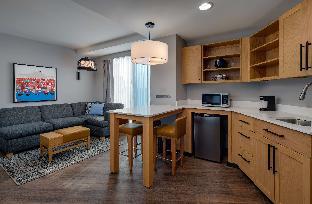 hyatt place boston seaport district