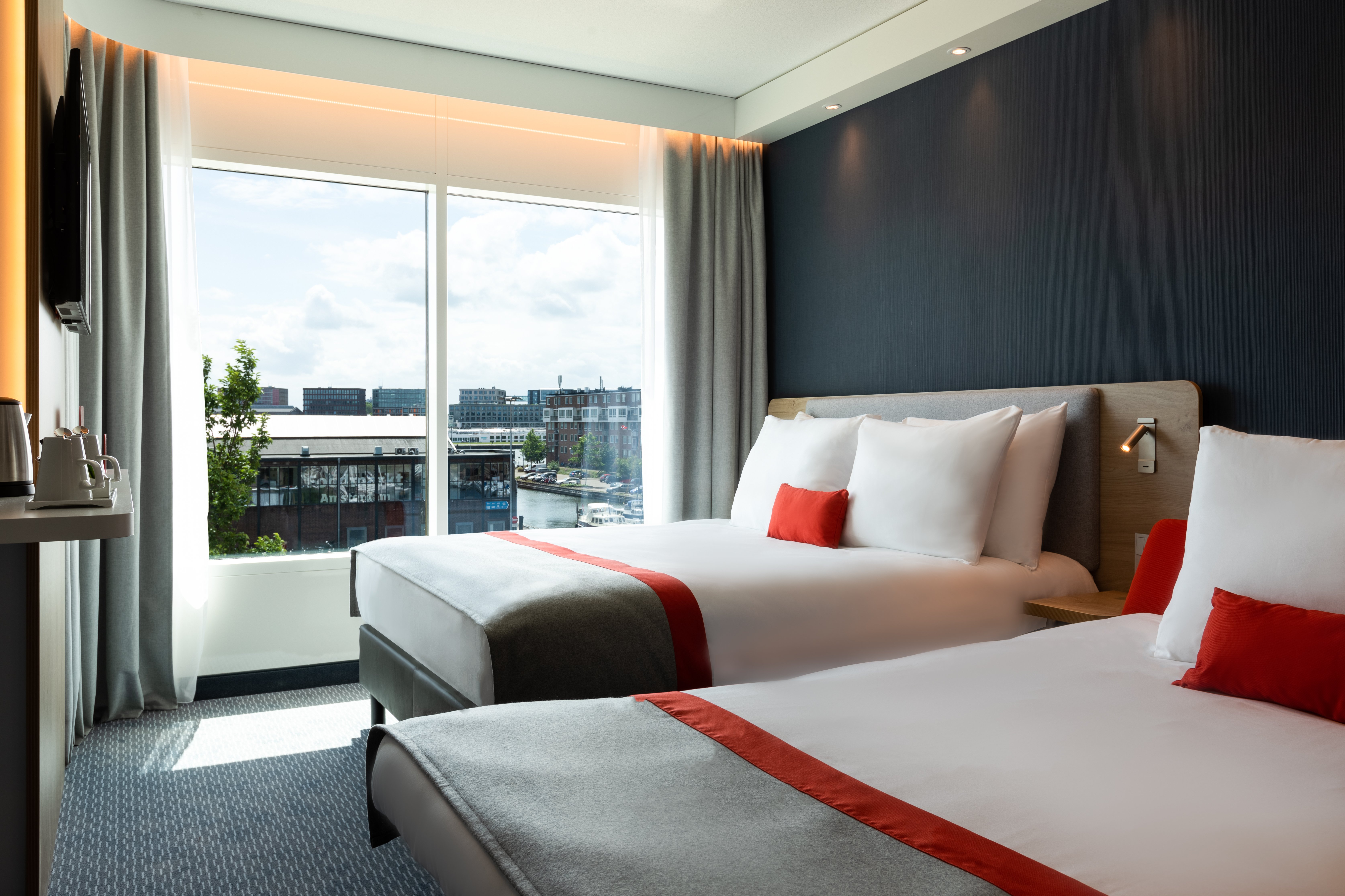 holiday inn express amsterdam north riverside an ihg hotel