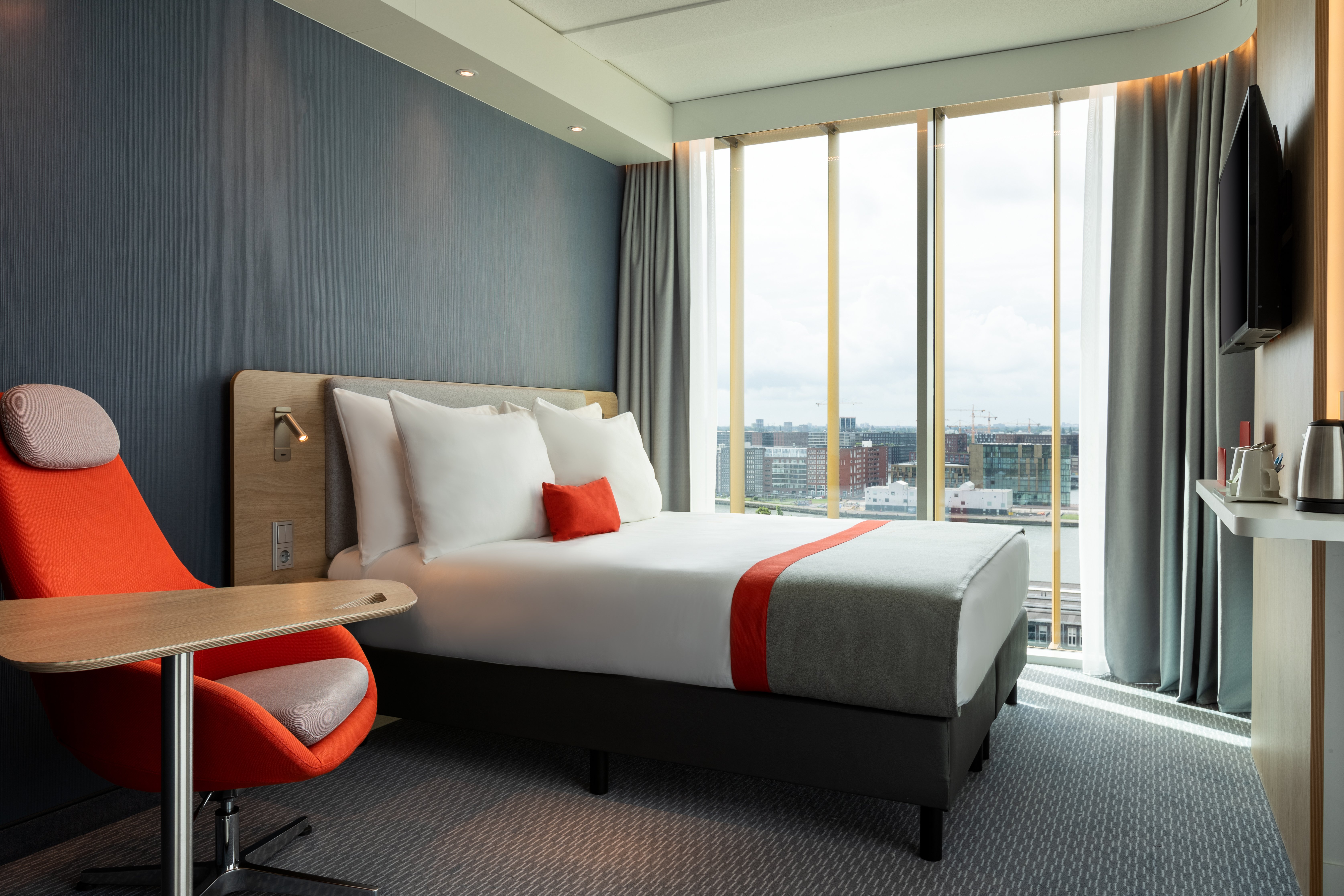 holiday inn express amsterdam north riverside an ihg hotel