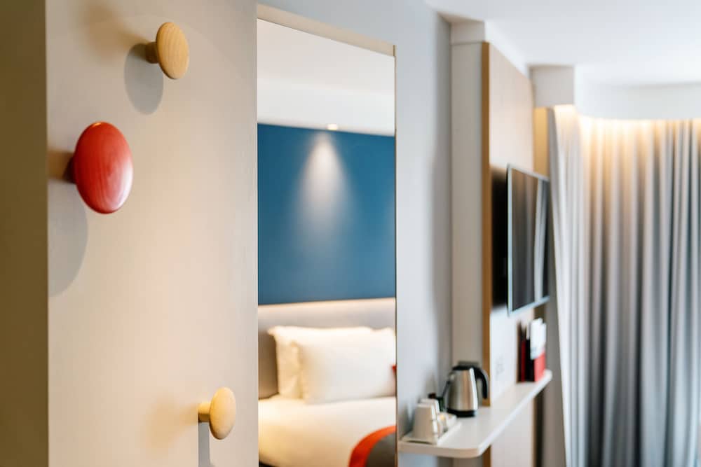 holiday inn express amsterdam north riverside an ihg hotel