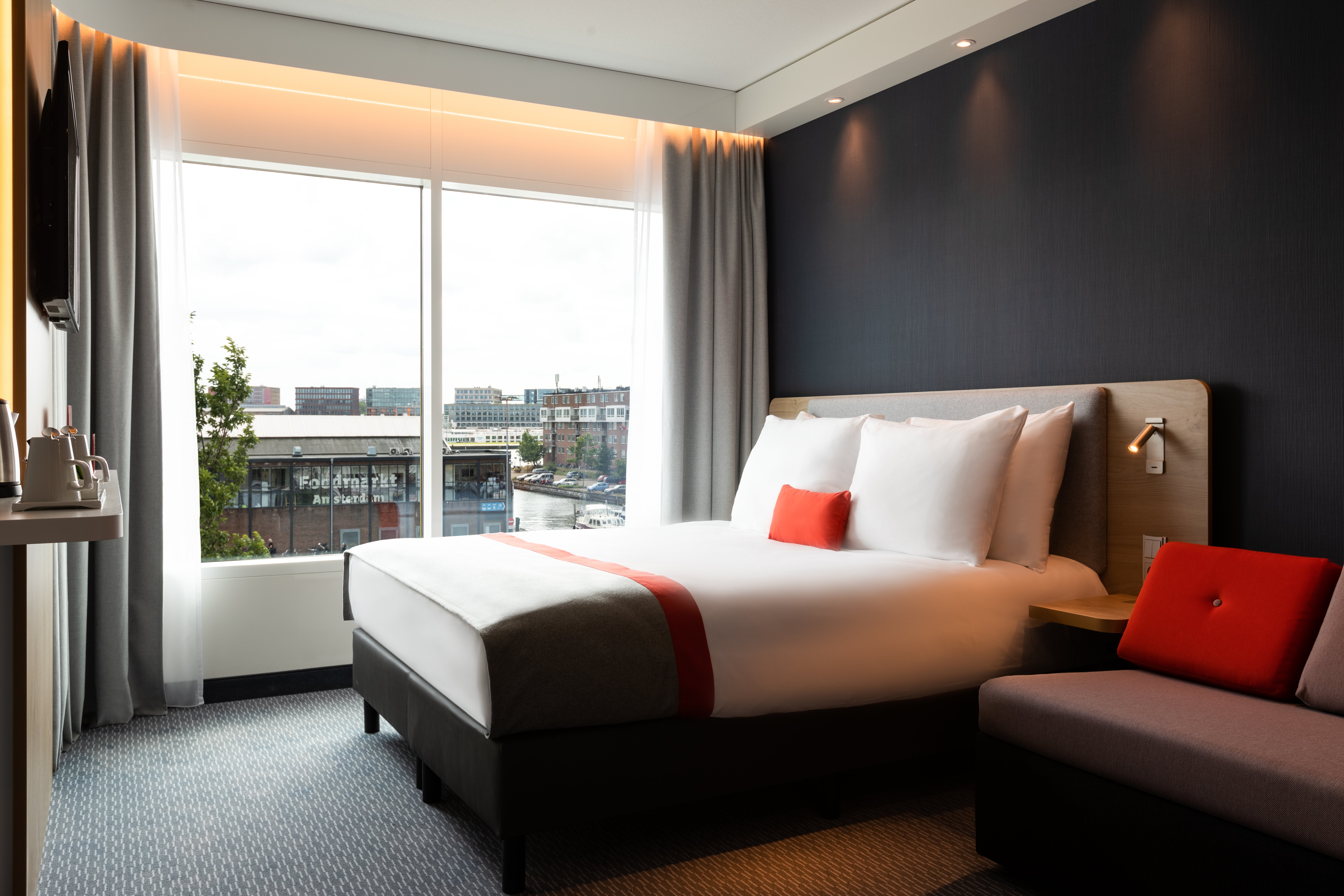 holiday inn express amsterdam north riverside an ihg hotel